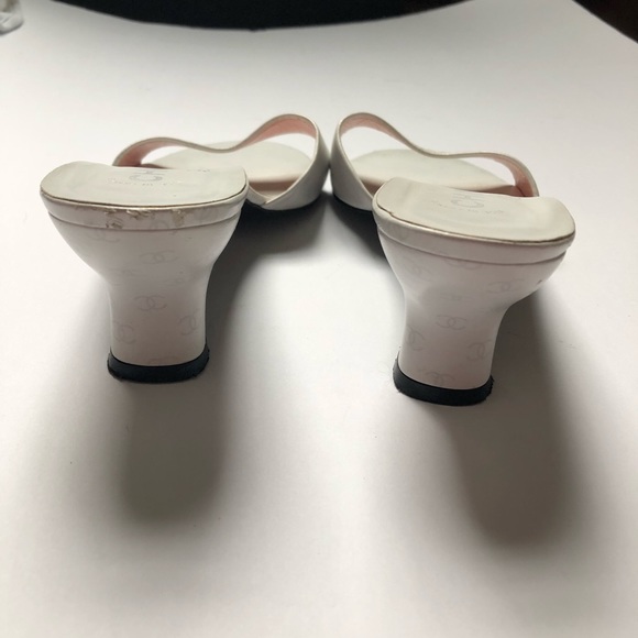 ✨RARE✨ Chanel White Monogram Kitten Heels - Picture 3 of 8